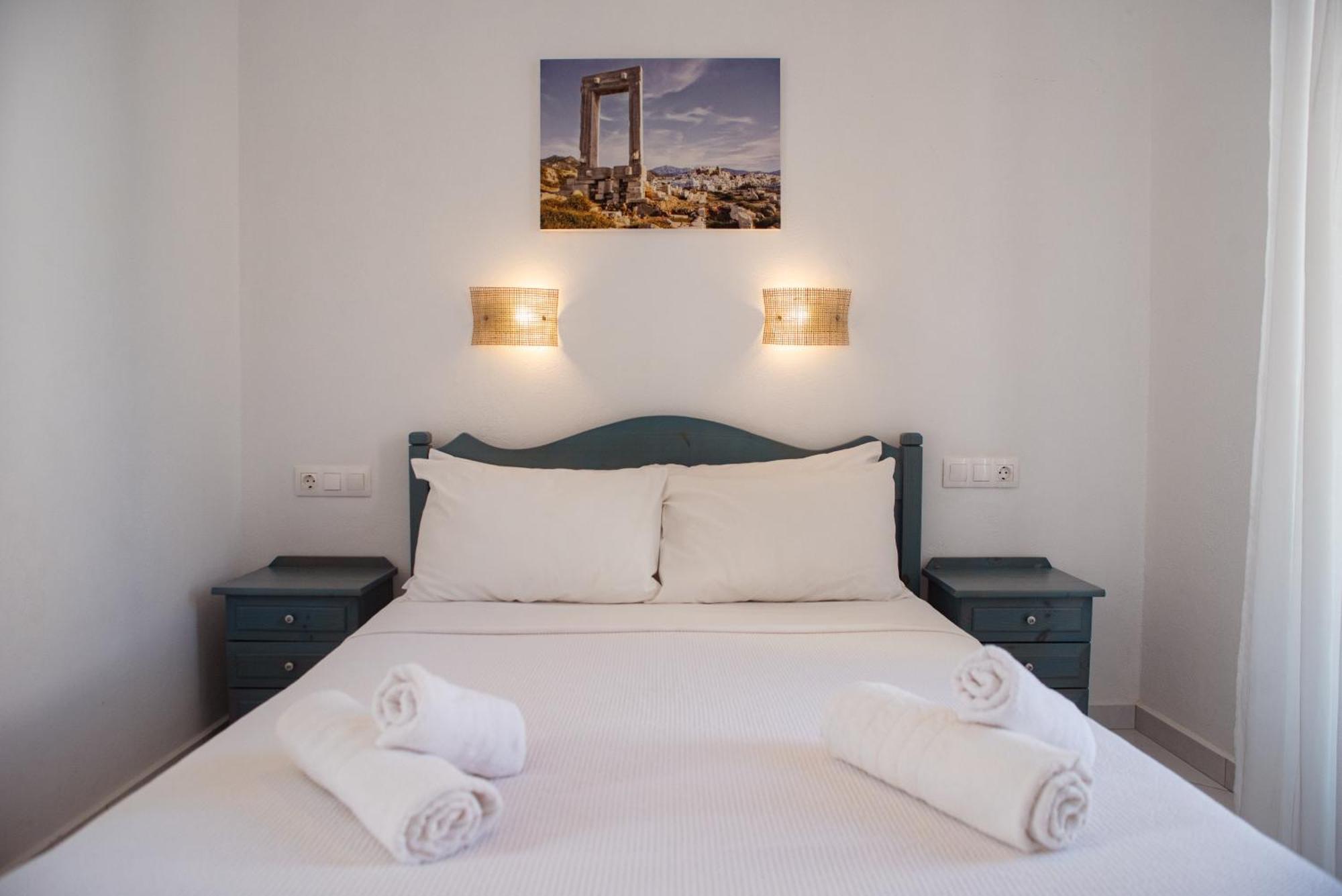 Ikaros Studios & Apartments Naxos City Buitenkant foto